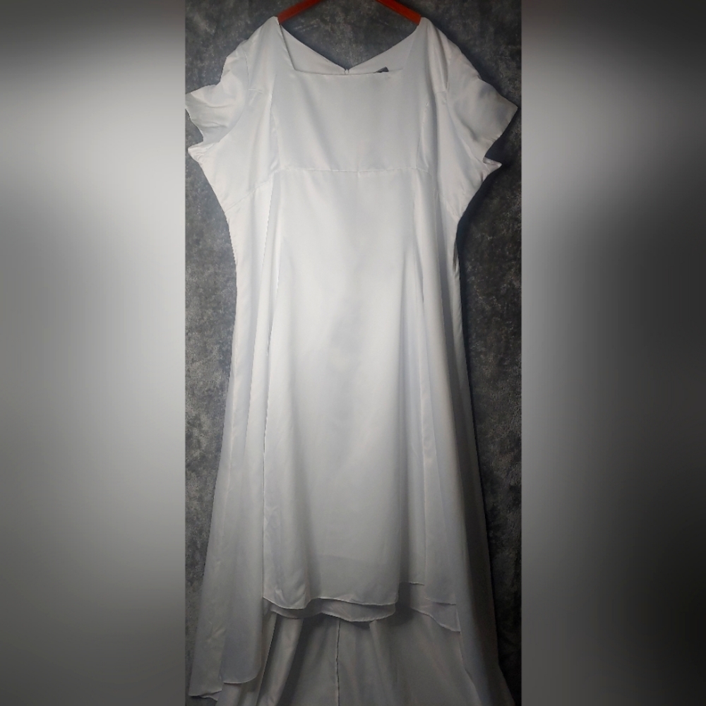 Calito White Wedding Dress - Picture 5 of 11
